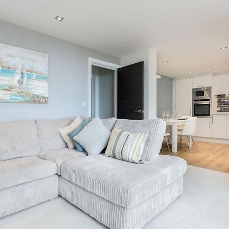 Stunning 2 Bed Apartment, Fabulous Sea View & 2 Minutes To Beach With Parking Μπόρνμουθ Εξωτερικό φωτογραφία