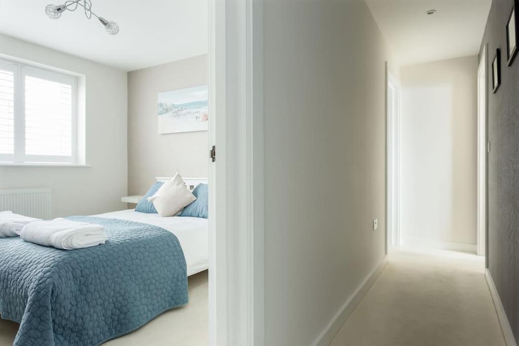 Stunning 2 Bed Apartment, Fabulous Sea View & 2 Minutes To Beach With Parking Μπόρνμουθ Εξωτερικό φωτογραφία